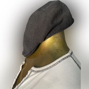 Vintage wool/cotton newsboy cap/Irish hat by Goorin Bros. in black, size small.